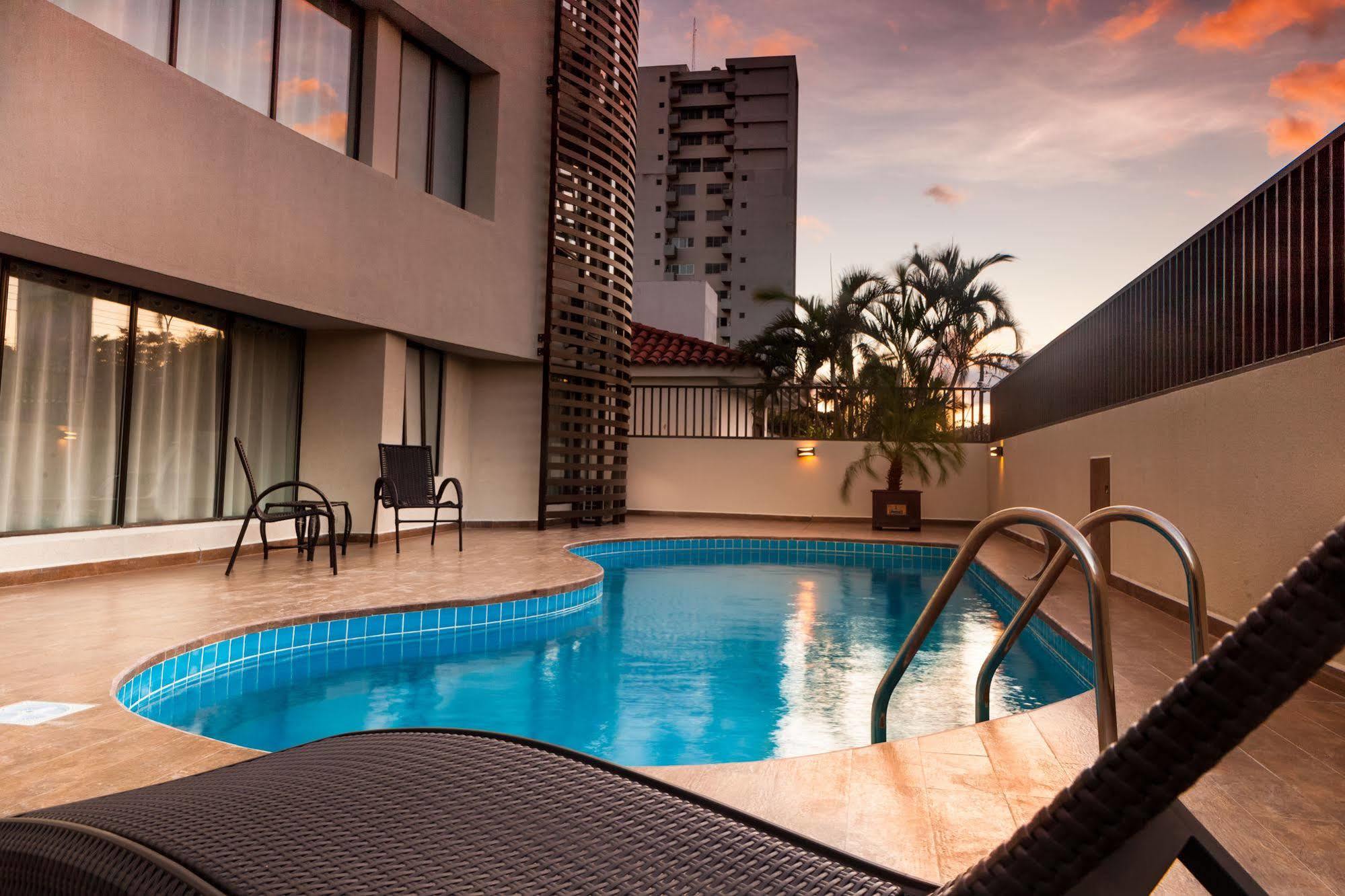 סנטה קרוז דה לה סיירה Mai Suites Apart Hotel מראה חיצוני תמונה